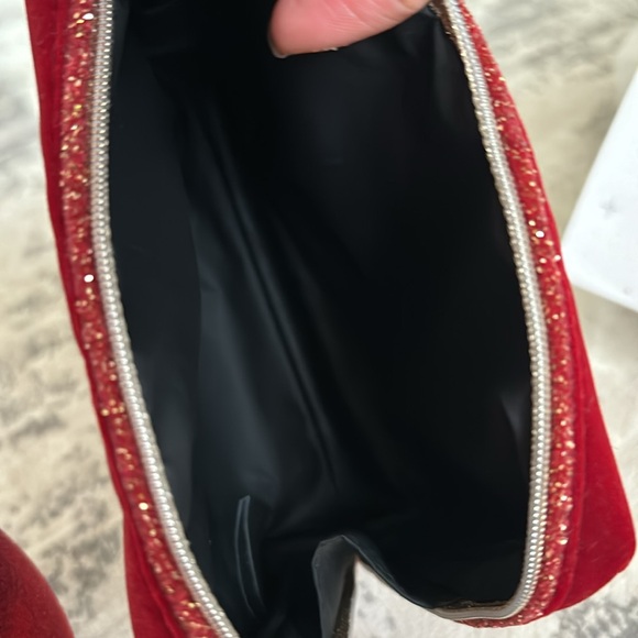 Chanel velvet pouch - Picture 9 of 10